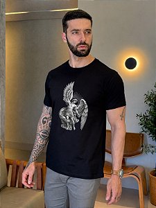 CAMISETA MASCULINA DTF ANJO SÃO MIGUEL - PRETO