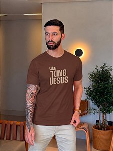 CAMISETA MASCULINA DTF KING JESUS - MARROM EXPRESSO