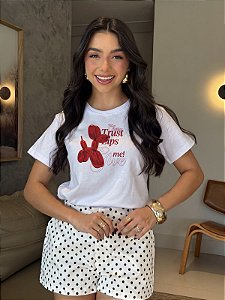 T-SHIRT DTF CHERRY TRUST LIPS - BRANCO