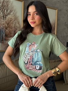 T-SHIRT DTF TURISTA VESPA - VERDE OLIVA