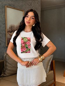 T-SHIRT DTF FLORES ROSA E VERDE - OFF WHITE
