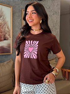 T-SHIRT DTF CORAÇÃO RAIOS - MARROM EXPRESSO