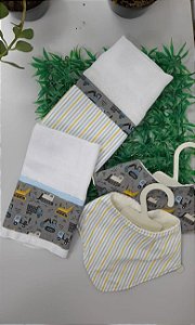 Kit bebe artesanal 2 babadores * 2 fraldinhas de boca Construtor