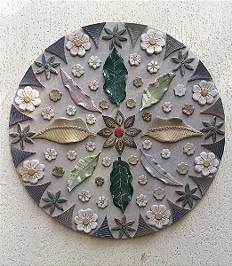 Painel mandala em cerämica artesanal sobre placa de fibrocimento diam 85 cms uso externo e interno