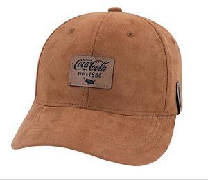 BONE COCA COLA ETIQUE COURO FRONTAL SUEDE U MARROM CARAMELO