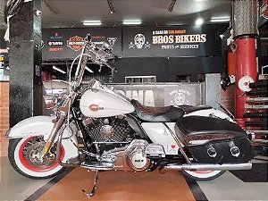 HARLEY-DAVIDSON ROAD KING CLASSIC
