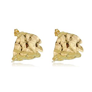 Brinco de argola detalhado dourado banho em ouro 18k
