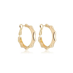 Brinco de argola dourado liso banho em ouro 18k