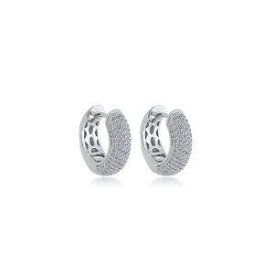 Brinco de argola cravejado de zirconia cristal banho em rodio branco