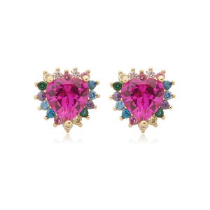 Brinco de base de coração cravejado de zirconia colorida banho em ouro 18k