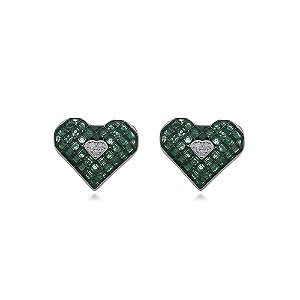 Brinco de base de coração cravejado de zirconia esmeralda banho em rodio branco