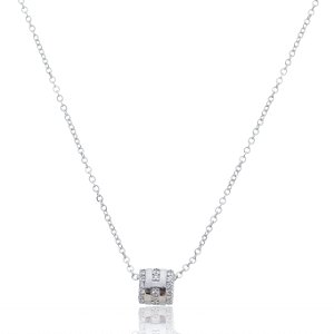 Colar com pingente cravejado de zirconia cristal banho em rodio branco