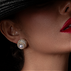 Brinco de base com perola banho em ouro 18k