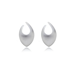 Brinco liso acetinado banho em Ródio Branco