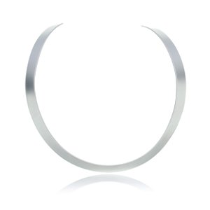 Colar de aro acetinado com banho em rodio branco