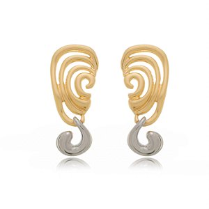 Brinco detalhado acetinado liso com banho duplo