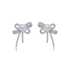 Brinco de base de perola cravejado de zirconia cristal banho em rodio branco