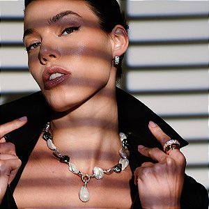 Colar de perola banho em ouro 18k