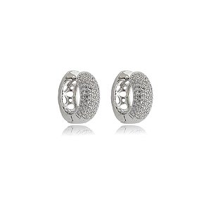 Brinco de argola cravejado de zirconia cristal banho em rodio branco