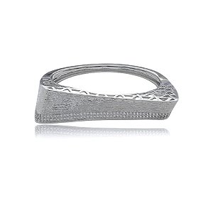 Bracelete liso com detalhe cravejado de zirconia cristal banho em rodio branco