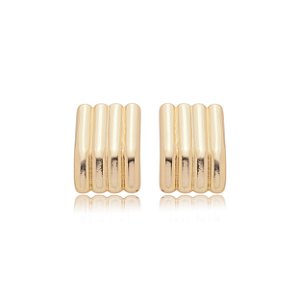 Brinco liso banho em ouro 18k