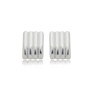 Brinco liso banho em rodio branco
