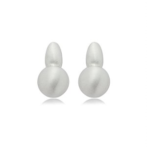 Brinco liso acetinado banho em rodio branco