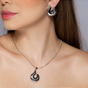 Conjunto de brinco e colar liso banho em ouro 18k