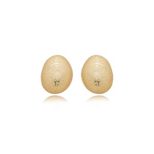 Brinco de base escovado liso banho em ouro 18k