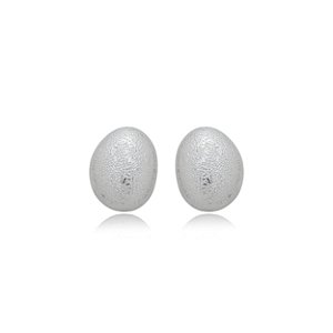 Brinco de base escovado liso banho em rodio branco
