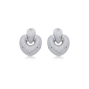 Brinco de coração cravejado de zirconia cristal banho em rodio branco