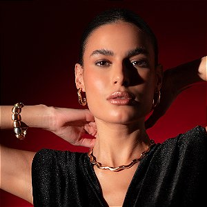 Conjunto de brinco e colar liso acetinado banho em ouro 18k