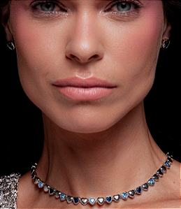 Conjunto de brinco e colar riviera de coração cravejado de zirconia safira banho em rodio branco