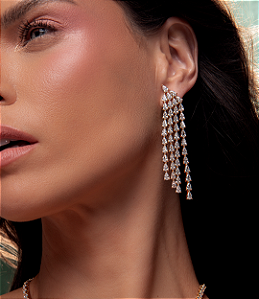 Brinco cravejado de zirconia cristal banho em rodio branco