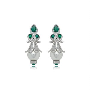 Brinco de perola cravejado de zirconia cristal e esmeralda banho em rodio branco