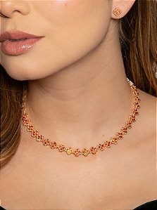 Conjunto flor de brinco e colar cravejado de zircônia coral banho em ouro 18k