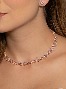 Conjunto flor de brinco e colar cravejado de zircônia rosa banho em ouro 18k