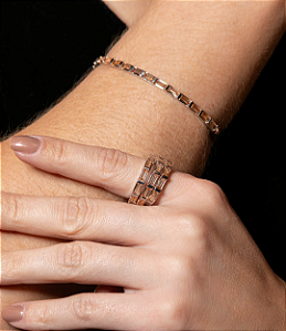 Conjunto de anel e bracelete cravejado de zirconia morganita banho em rodio branco