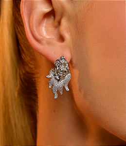 Brinco orgânico martelado cravejado de zirconia cristal banho em rodio branco