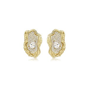 Brinco escovado organico cravejado de zirconia cristal banho em ouro 18k