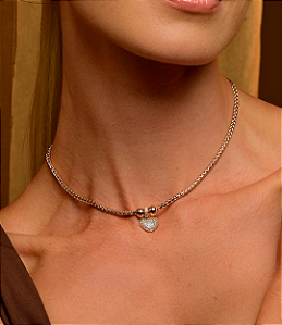 Colar com pingente de coração cravejado de zirconia cristal banho em ouro 18k