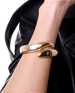 Bracelete liso banho em ouro 18k