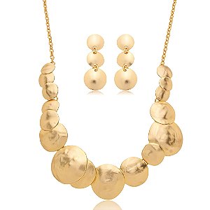 Conjunto de brinco e colar liso acetinado banho em ouro 18k