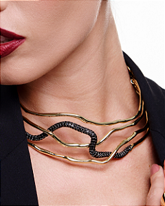 Colar cravejado de zircônia ônix banho em ouro 18k