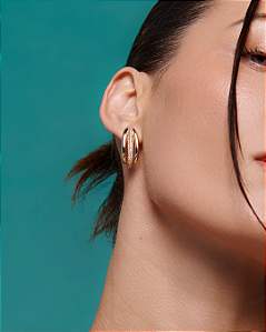 Brinco de argola cravejado de zircônia cristal banho em ouro 18k