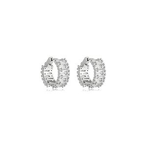 Brinco de argola cravejado de zircônia cristal banho em ródio branco