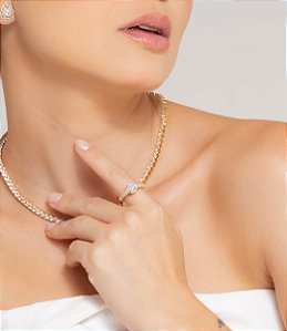 Anel dourado cravejado de zircônia cristal banho em ouro 18k