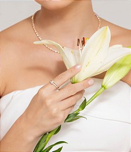 Dupla de anéis cravejados de zircônia cristal banho em ouro 18k