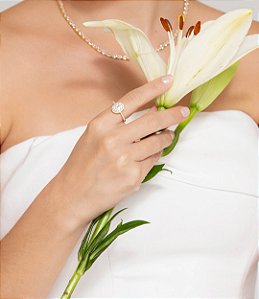 Anel dourado cravejado de zircônia cristal banho em ouro 18k