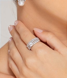 Dupla de anéis cravejados de zircônia cristal banho em ródio branco